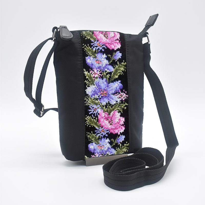 トートバッグ・サコッシュ・ストラップポーチ・ハンカチのお得な4点セット