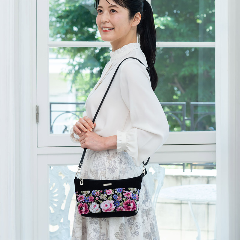 214-75025 クララ柄 2wayポシェット